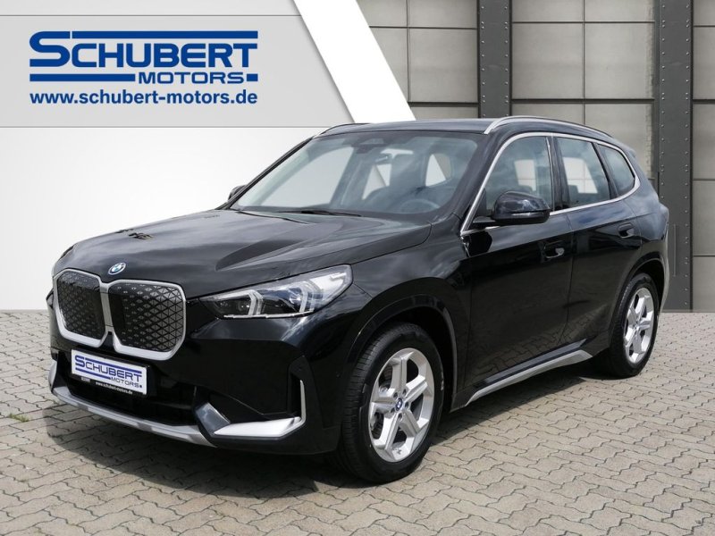 BMW iX1 xDrive30 *UPE: 63.030€* LED DA Kamera Sports