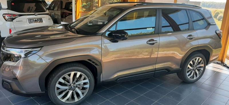 Subaru Forester2026 PLATINUM = PREMIUM*8 J. GARANTIE!