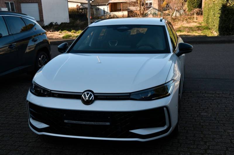 Volkswagen Passat Kombi 2.0 TSI 4x4 195 KW Voll