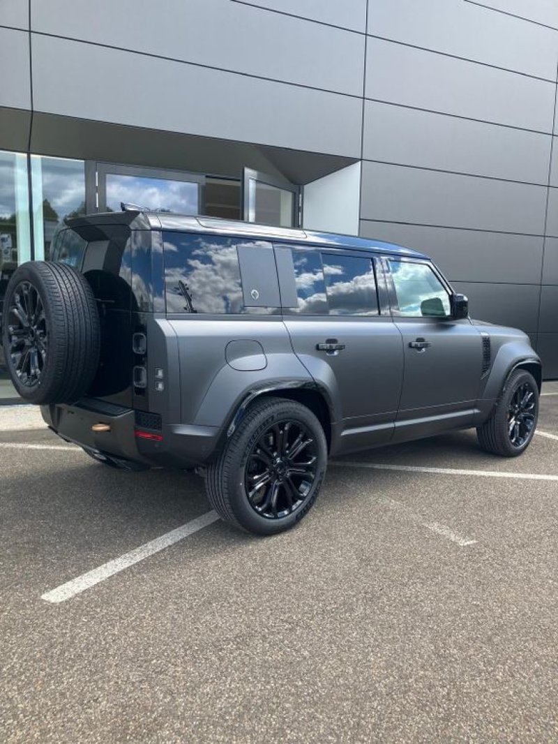 Land Rover Defender 4.4 P635 110 OCTA Edition One