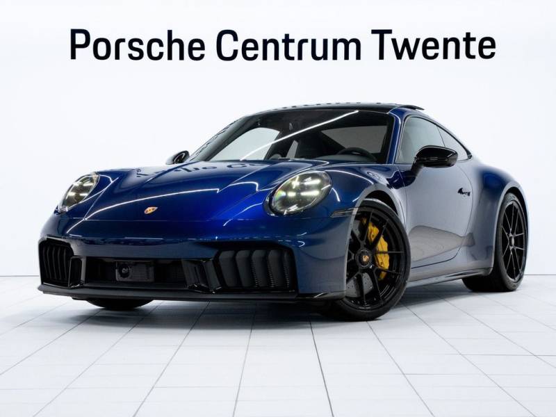 Porsche 992 Carrera 4 GTS