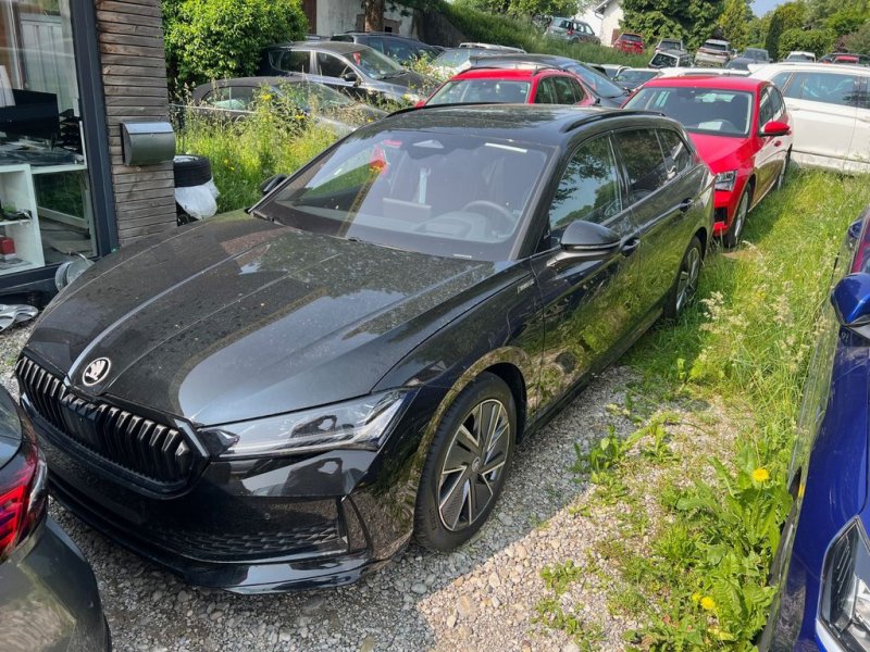 Skoda Superb Combi 1.5TSI iV 150 kW Sportline PANO AHK