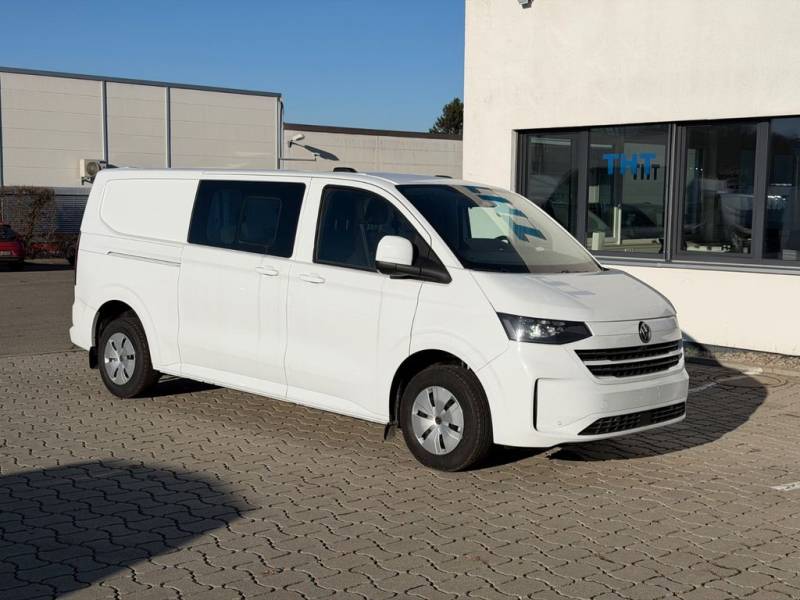 Volkswagen T7 Kombi 6-Sitzer mit Rollstuhlrampe