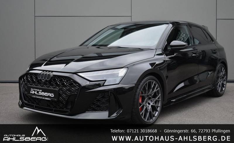 Audi RS3 KERAMIK/V-MAX/ 360°/SCHALEN/HIFI/HUD/PANO/SA