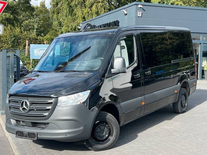 Mercedes-Benz Sprinter III Tourer 215 CDI Aut. 9 Sitzer ///
