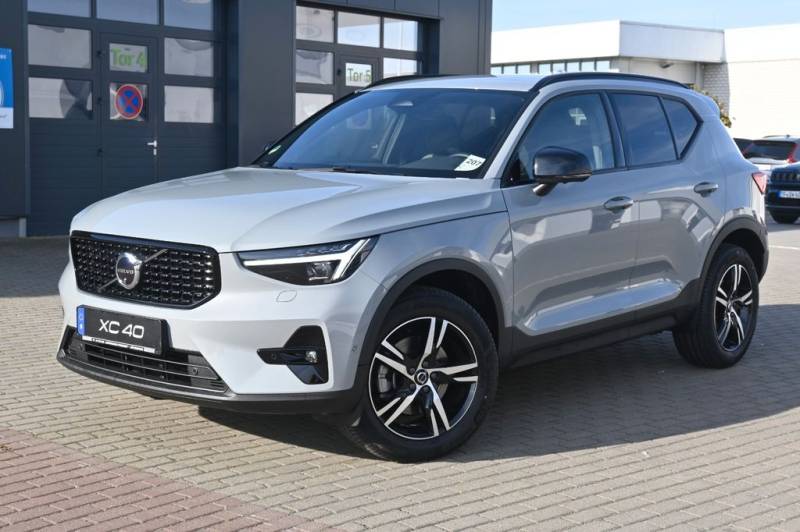 Volvo XC40 B3 DKG Plus Dark*FSHZG*360°*ACC
