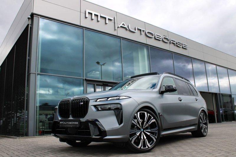 BMW X7 M60i M SPORT PAKET PRO/SKY-LOUNGE/FROZEN GREY
