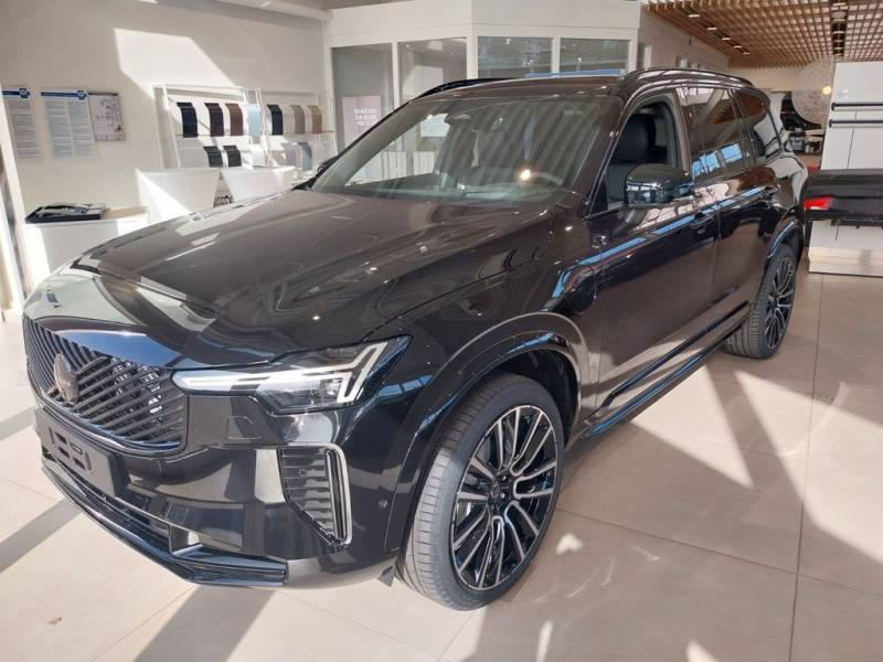 Volvo XC90 Plus Black Edition Recharge Plug-In Hybrid