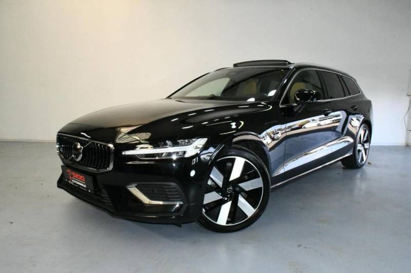 Volvo V60 T6 AWD Ultra Bright 360*BandW*PAN*MASS*HuD*AHK