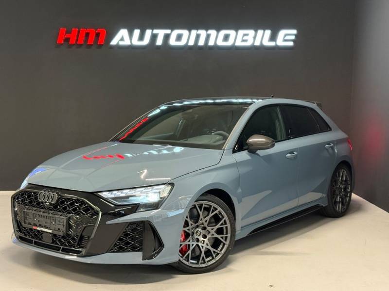 Audi RS3 SB/RACING SEATS/PANO/360°/CARBON/KERAMIK