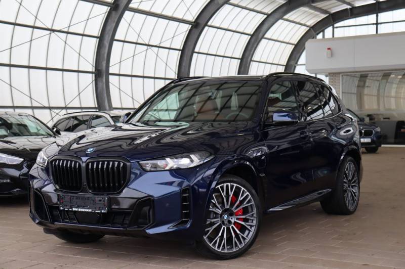 BMW X5 xDrive50e M Sport Hybrid AHK Pano Massage