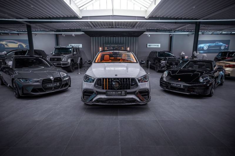 Lamborghini Urus 4.0 V8 PHEV SE 2025 BLACK/BLACK WHITE