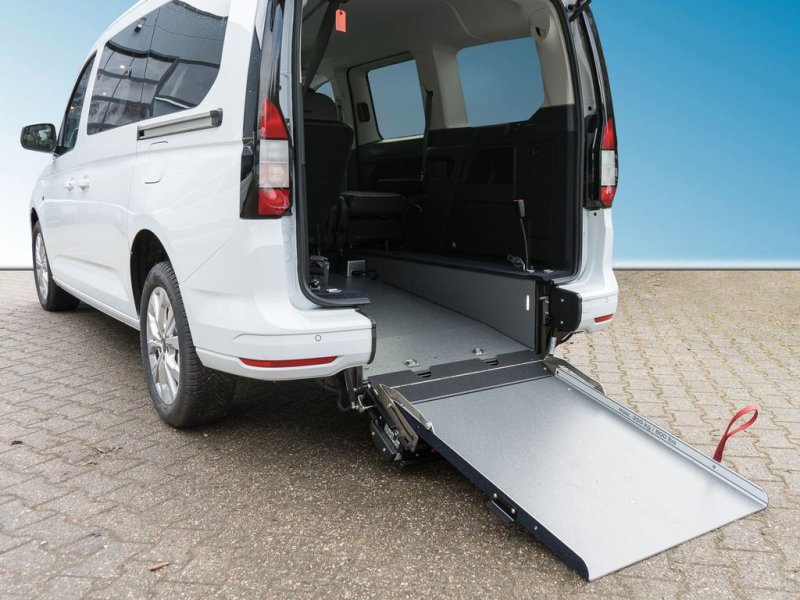 Ford L2 Connect Heckausschnitt Rollstuhl Leder