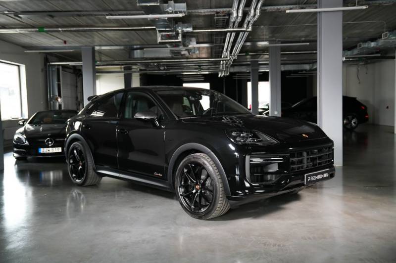Porsche Cayenne Coupe Turbo S GT E-Hybrid / GT PACKAGE /