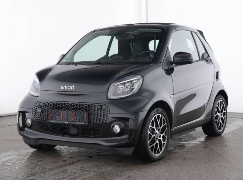 Smart ForTwo EQ cabrio prime EXCLUSIVE:U WANT IT BLACK