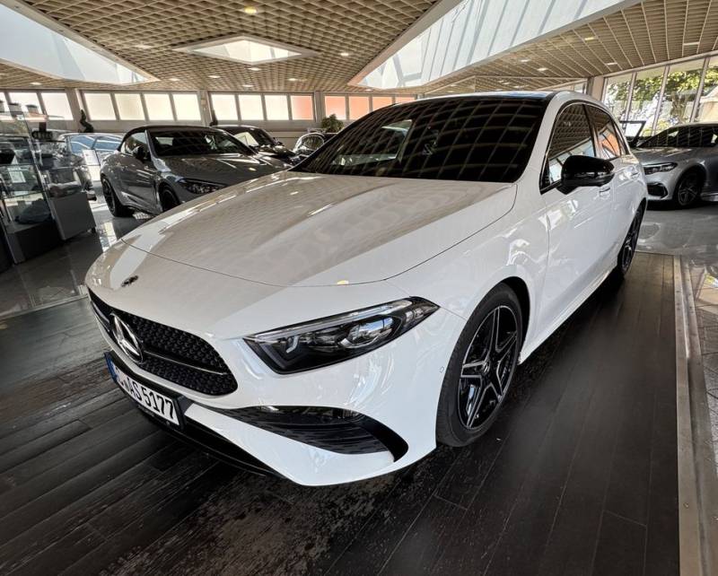 Mercedes-Benz A 200 d A /AMG Line/Standheizung/Panorama/360/TA