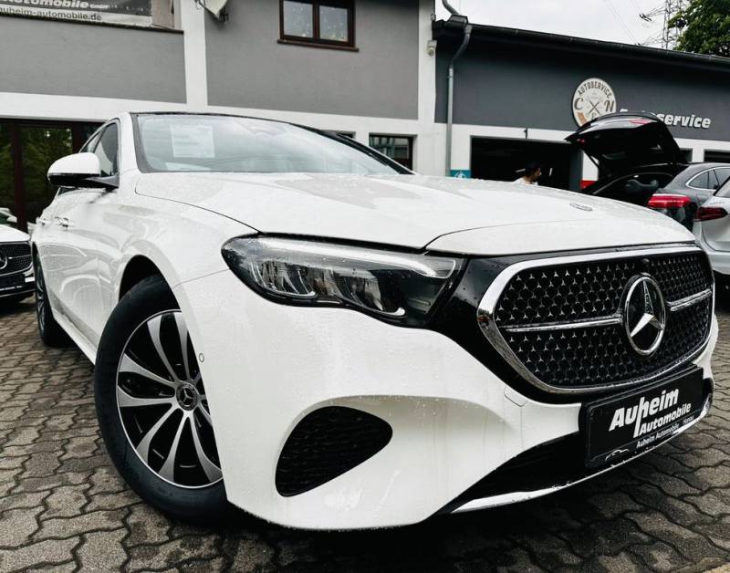 Mercedes-Benz E 200 Avantgarde Panoramic Roof MY24 Euro1