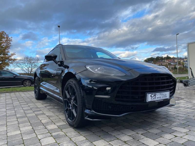 Aston Martin DBX 4.0 V8 DBX707 520 kw Vmax 310 Jet black
