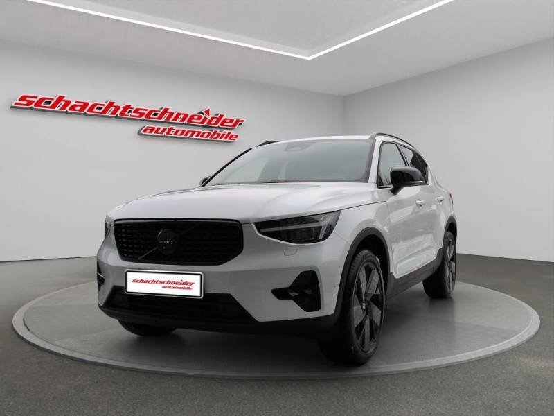 Volvo XC40 B3 B DKG Plus Black Edition
