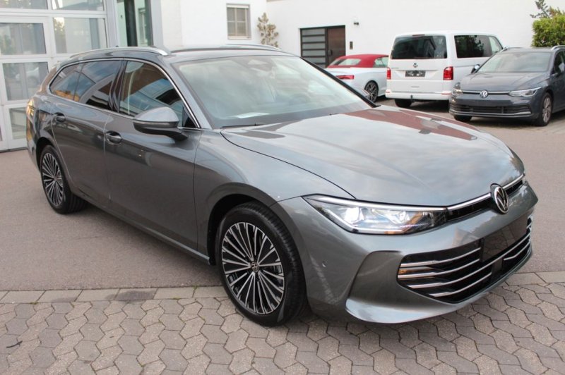 Volkswagen Passat Variant 2.0 TDI 110 kW Elegance AHK 18"IQ