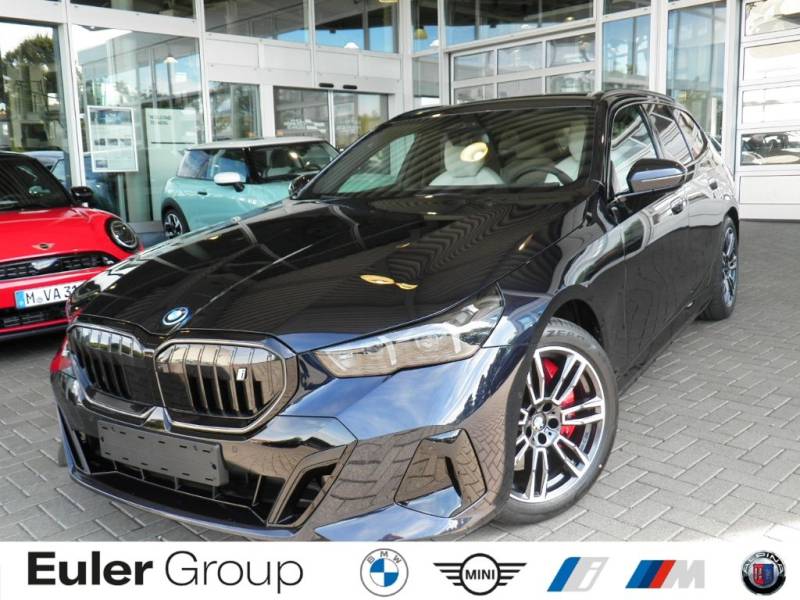 BMW i5 eDrive40 Touring Sportpaket HUD Luftfederung