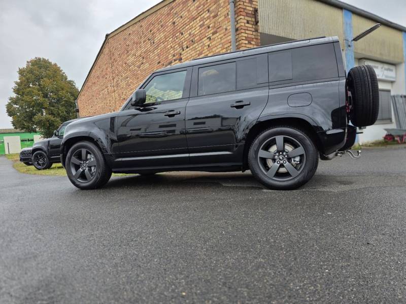 Land Rover Defender 110 Hybrid X-Dynamic HSE