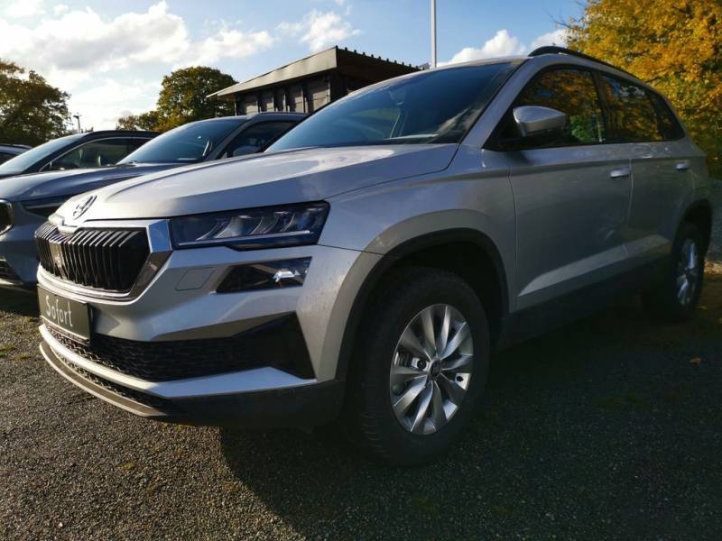 Skoda Karoq 1,5 TSI 130 Jahre el.AHK el.Heckkl. Kamera