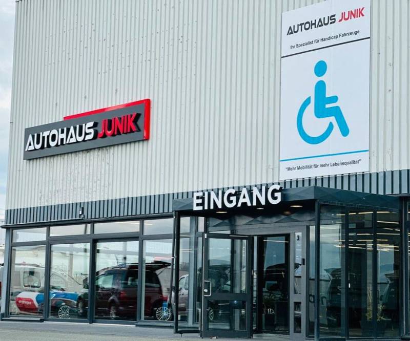 Volkswagen Caddy Style Maxi-DSG-Behindertengerecht-Rampe