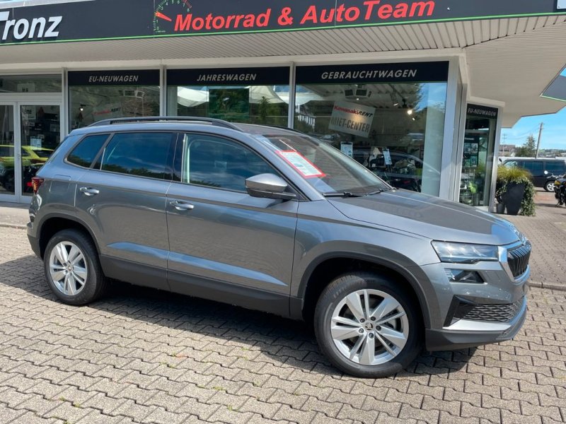 Skoda Karoq Selection+5J GAR+E-KLAPPE+NAVI+ACC+AHK