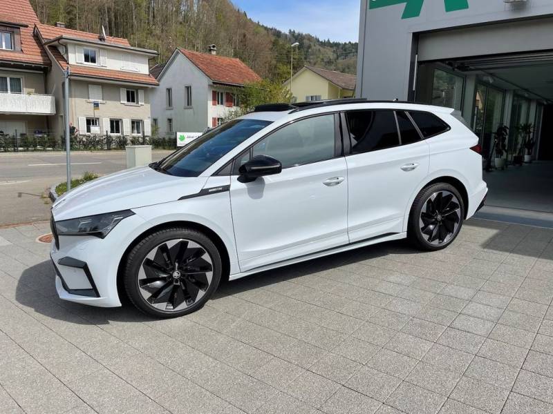 Skoda Enyaq 80X Sportline AHK EHK Pumpe Matr Navi Pano