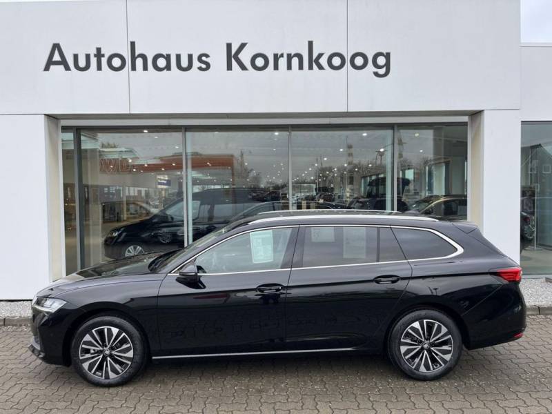 Skoda Superb Combi 1.5 eTSI Selection AHK eKlap Navi