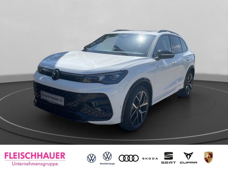 Volkswagen Tiguan R-Line 1,5 l eTSI 150 PS DSG HUD AHK Pano