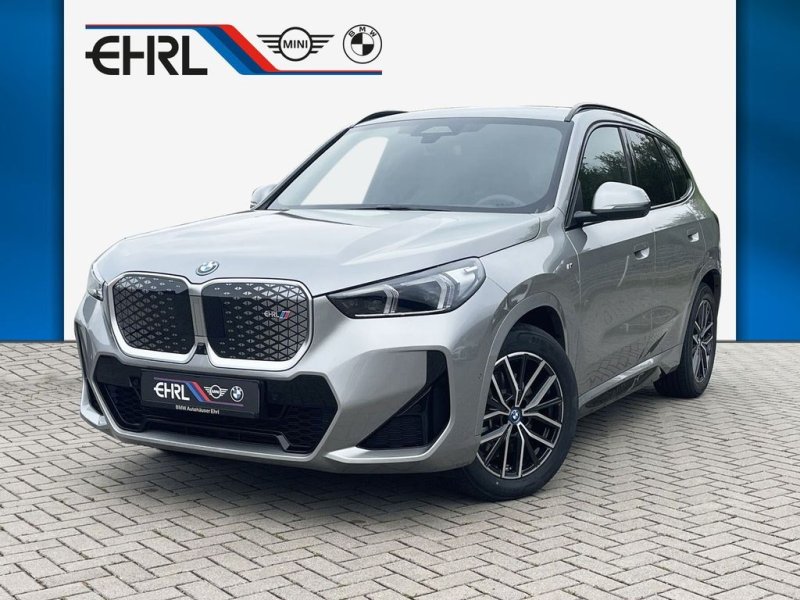 BMW iX1 xDrive30 M Sportpaket Head-Up HK HiFi DAB