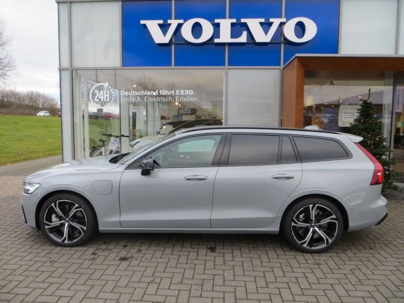Volvo V60 T6 AWD Plug-in Hybrid Plus Dark Auto
