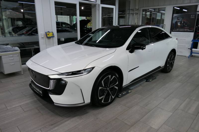 Mazda 6e EV 258ps Takumi Plus Crystal White Pearl