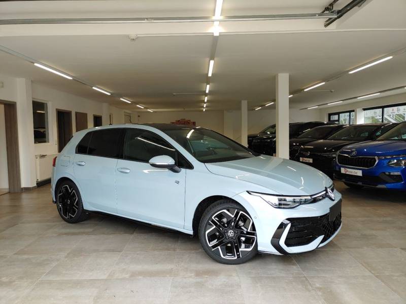 Volkswagen Golf 1.5 eTSI DSG R-Line Pano/AppCon/Kamera/ACC