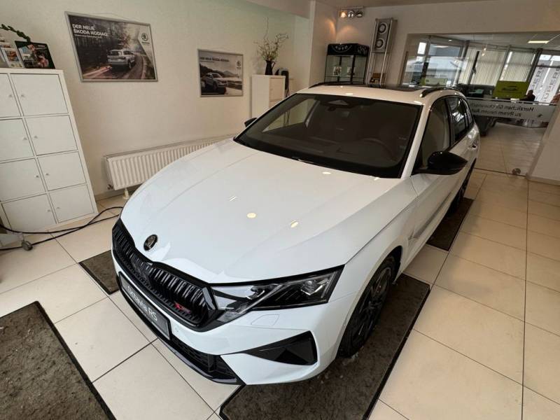 Skoda OCTAVIA Combi RS 2.0 TSI 195 kW AHK