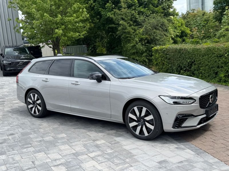 Volvo V90 T8 AWD ULTRA DARK+AKUSTIK+360°CAM+ACC+BLIS++
