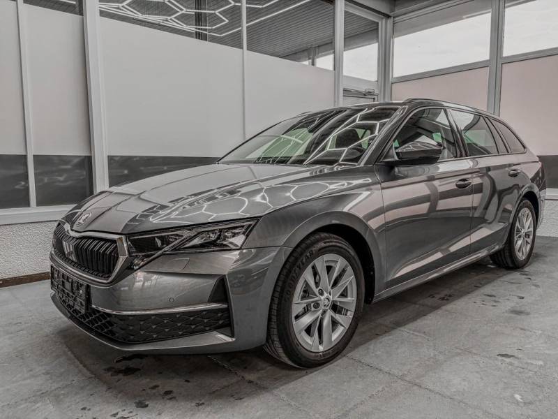 Skoda Octavia Combi SELECTION 1.5 MHEV AHK DSG NAVI...