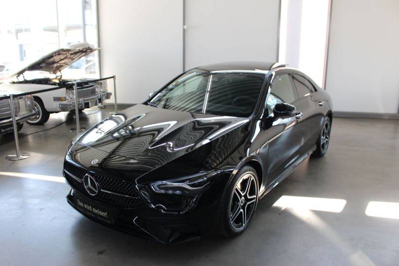 Mercedes-Benz CLA 200 Coupé AMG Panorama 360 Kamera Ambiente
