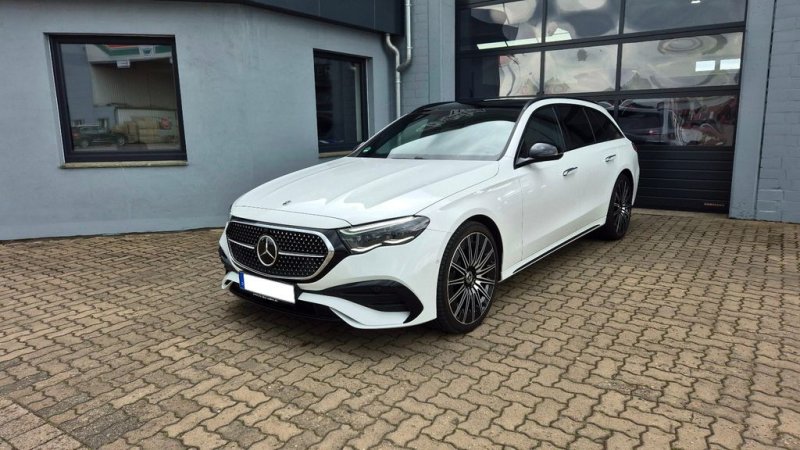 Mercedes-Benz E 450d T 4M AMG Night Pano Distr. 360 AHK