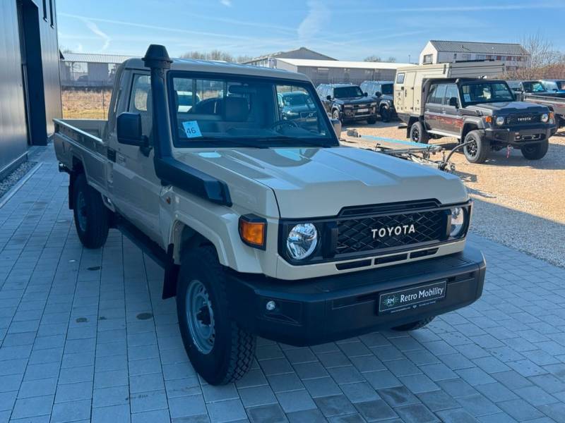 Toyota Land Cruiser GRJ79 Single Cab AUT. Sperre 180l