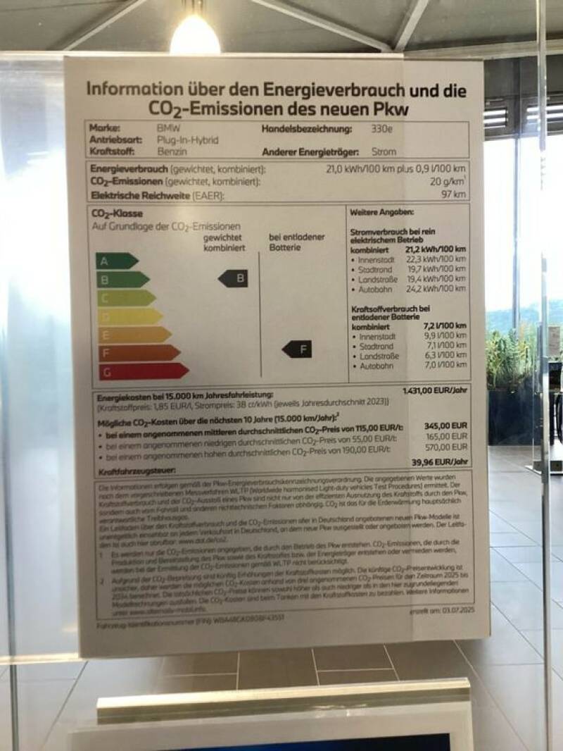 BMW 330e Limousine *LAGER-SONDERAKTION*