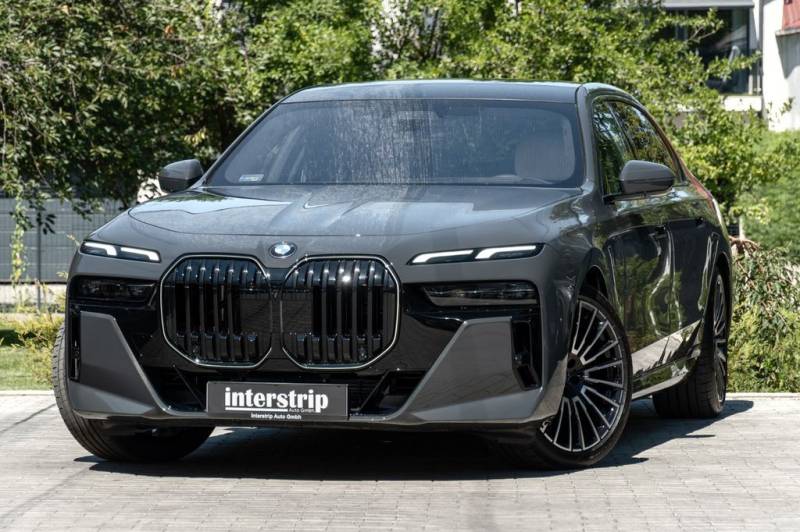 BMW 740d M SPORT.LUFTFE.SKY.MASSAGE.INDIVIDUAL.5/100