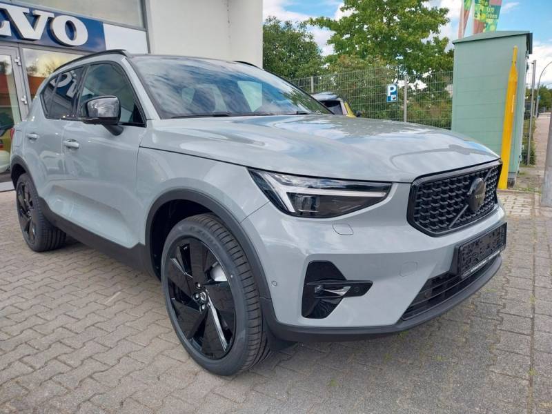 Volvo XC40 Plus Black Edition 2WD