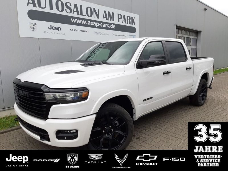 Dodge RAM 1500 Crew Cab Laramie Night Premium 3.0