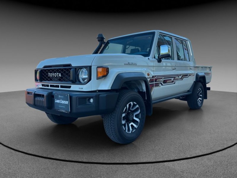 Toyota Land Cruiser GRJ79DC AT Luxury Leder, schwarz