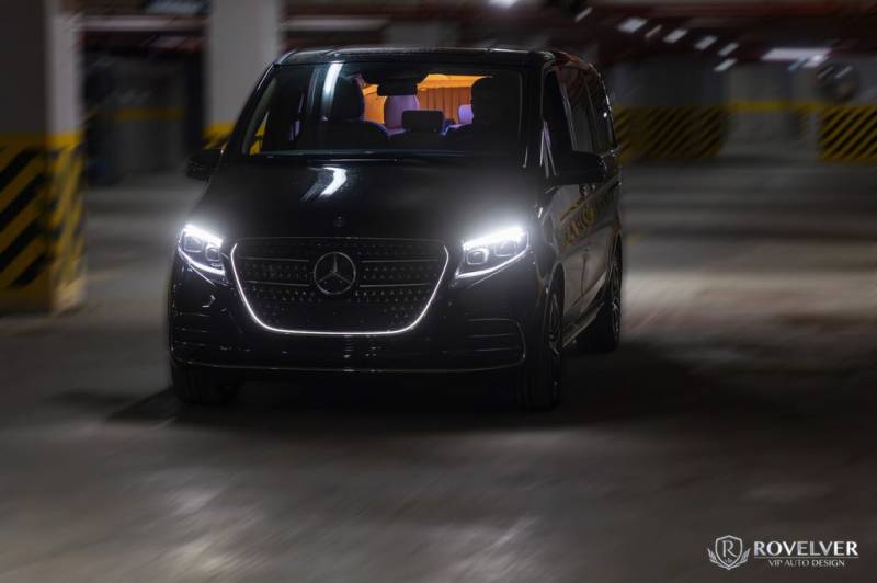 Mercedes-Benz V300 extralang VIP VAN AMG AirMatic 4M lang long