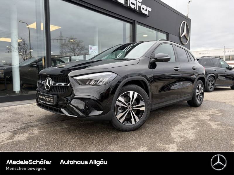 Mercedes-Benz GLA 200 Progressive Night AHK 360° Distro Keyl