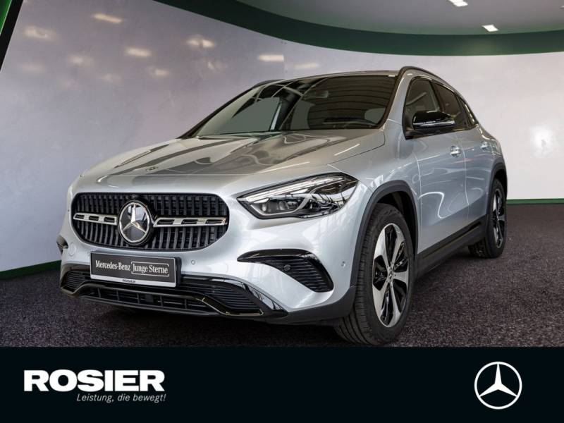 Mercedes-Benz GLA 220 4MATIC AHK Distr. LED Navi Kamera Keyles